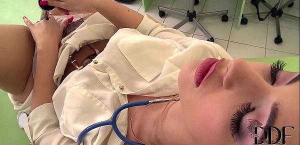  Hot Doctor Sophia Knight Probes Her Pussy With A Speculum